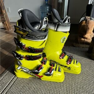 Fischer Women's Yellow Winter Ski Boots